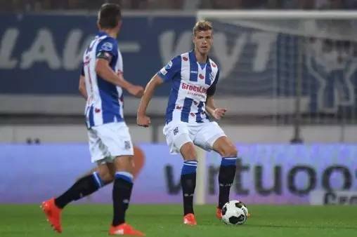 员均有着出 员均有着出